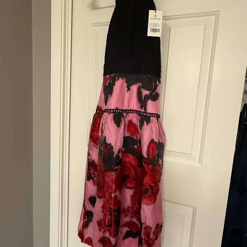Tuckernuck Black and Pink Floral A-Line Skirt - Picture 6 of 10